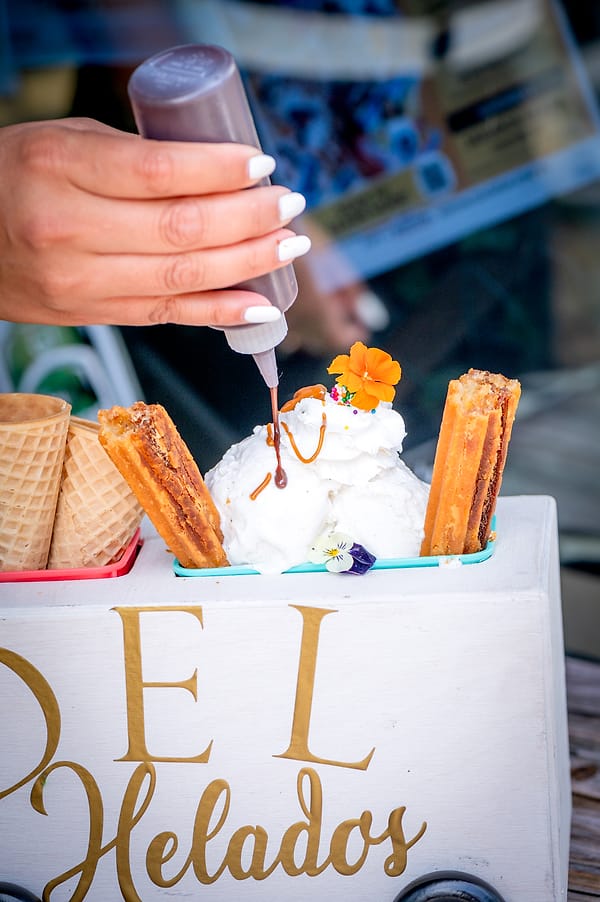Churros con helado from the DEL Helados cart