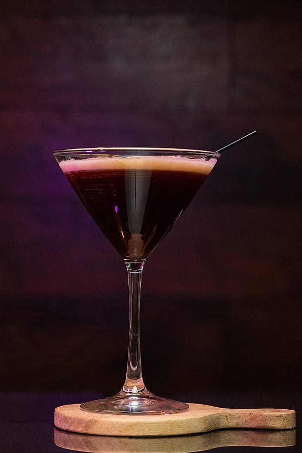 Espresso martini, dark bar